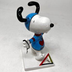 Westland Gifts SNOOPY Porcelain Figurine Peanuts on Parade #8388 Key to my Heart